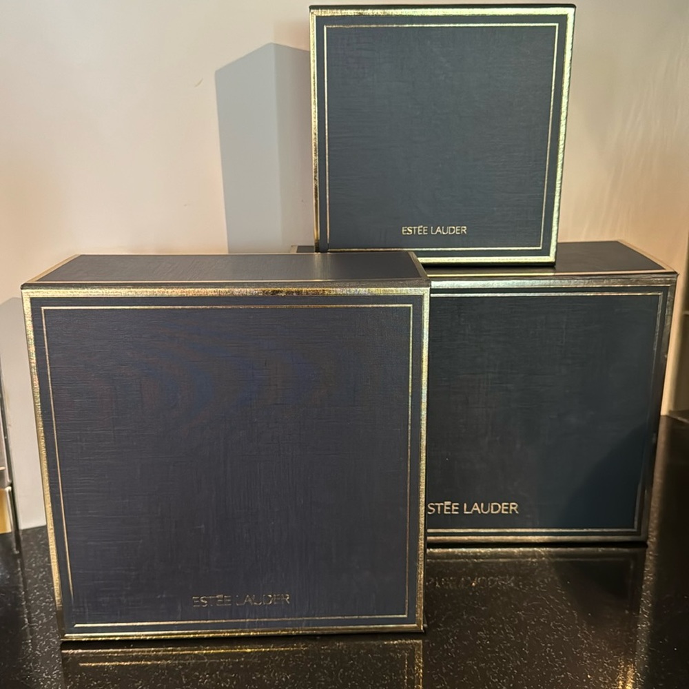 Estée Lauder packaging